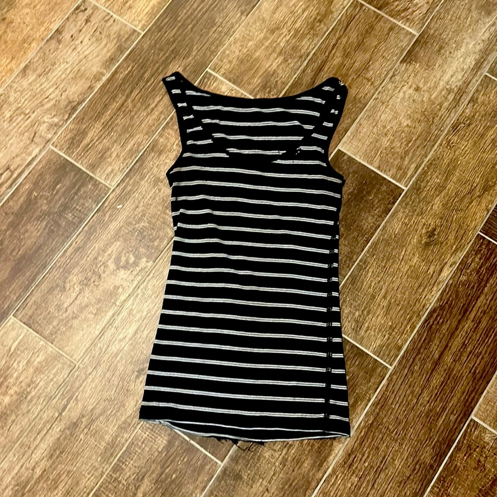 Faded Glory Women’s Tank Top. Size Medium 8 - 10. Black and White